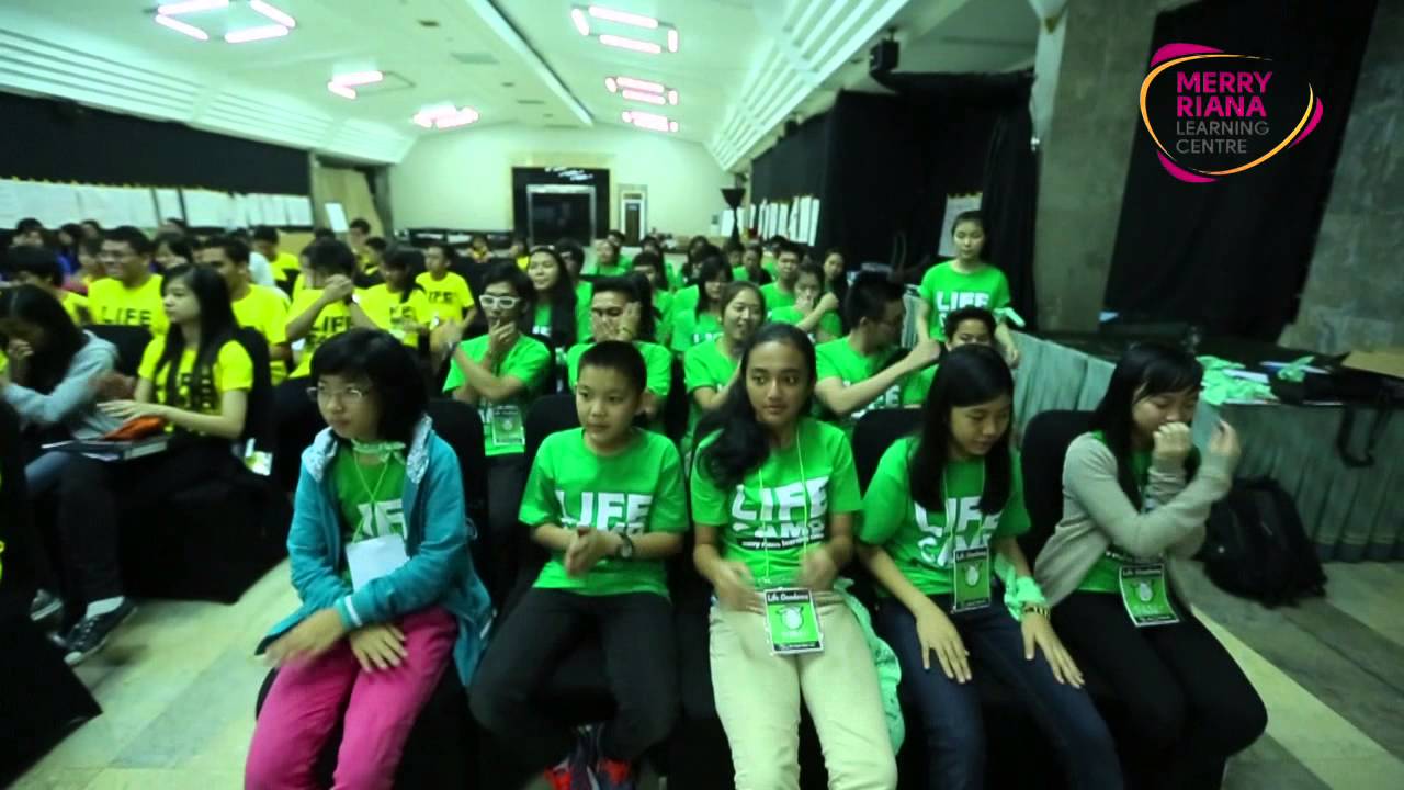 Sesi Perkenalan Surabaya - Life Academy